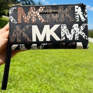 Michael Kors Jet Set Travel Graphic Logo Animal Print Large Double Zip Wristlet